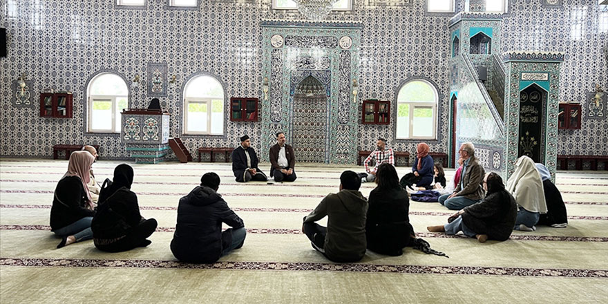Hollanda'da Açık Cami Günü etkinliği: Camide neler olup bittiğini çok merak ediyordum
