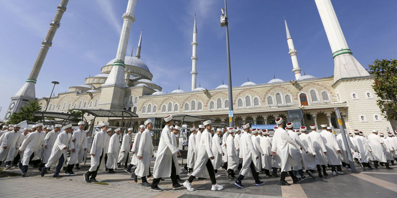 393 hafız dualarla icazetini aldı