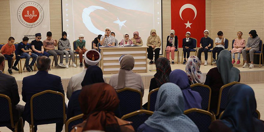 Erbaş, görme engelli hafızlık öğrencilerinin yıl sonu etkinliğine katıldı