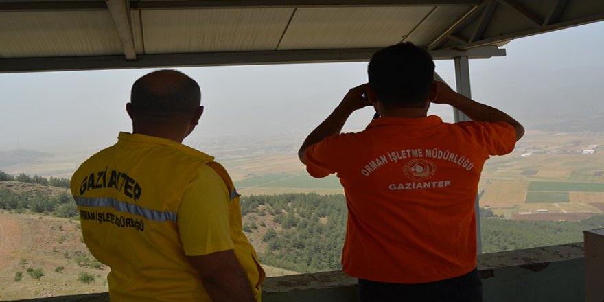 Yangın gözetleme kulesi personeli gözünü ormanlardan ayırmıyor