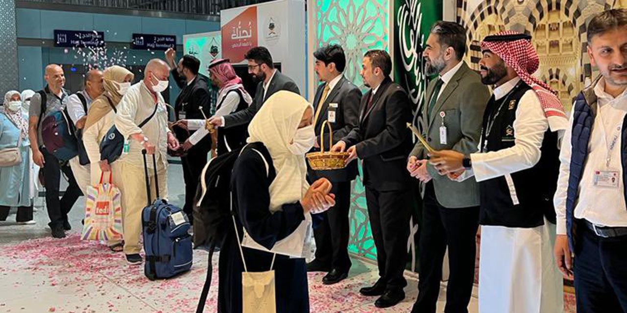 Türkiye'den ilk hac kafilesi kutsal topraklara ulaştı