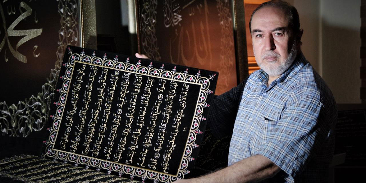 Suriyeli hattat, Kur'an-ı Kerim ve Hadis-i Şerifleri kumaşa nakşediyor