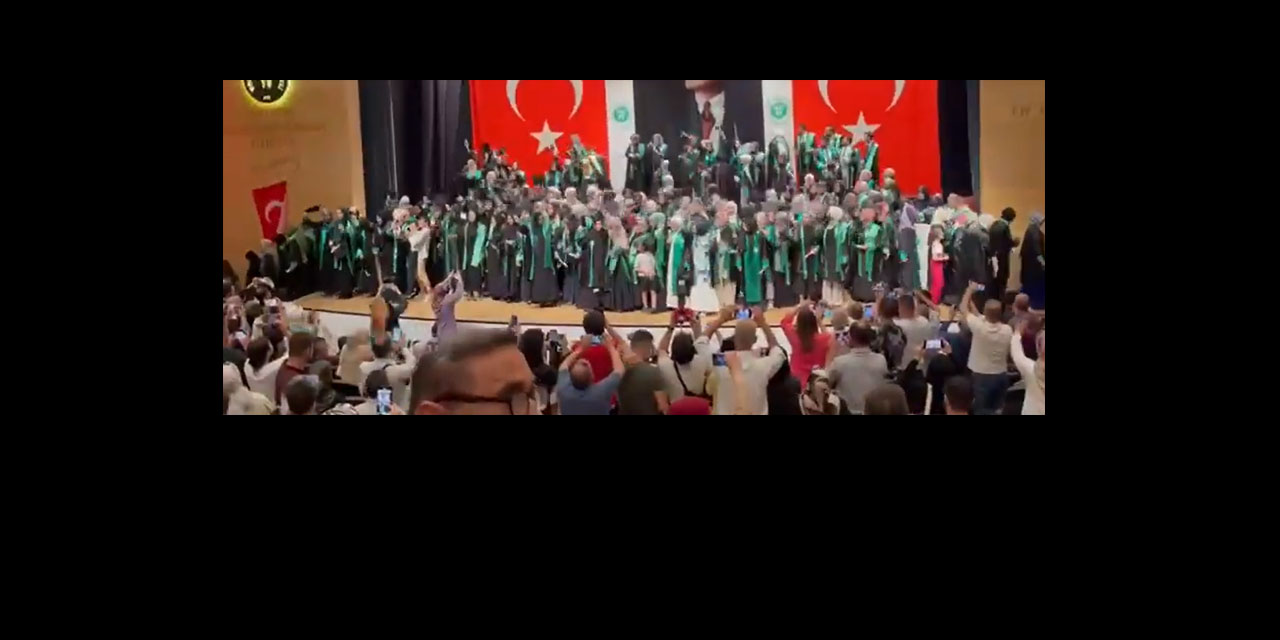 İlahiyat öğrencileri 'başörtüsü ile mücadelenin sembolu' 10. yıl marşı ile mezun oldu!