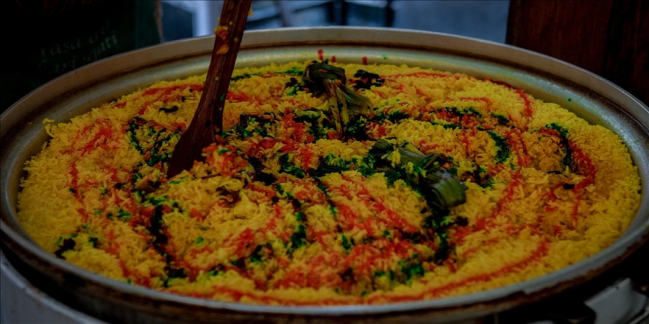 Malezyalıların geleneksel düğün yemeği: Nasi