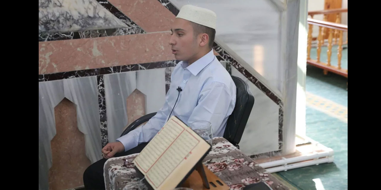 Genç hafız 16 saatte hatim yaptı