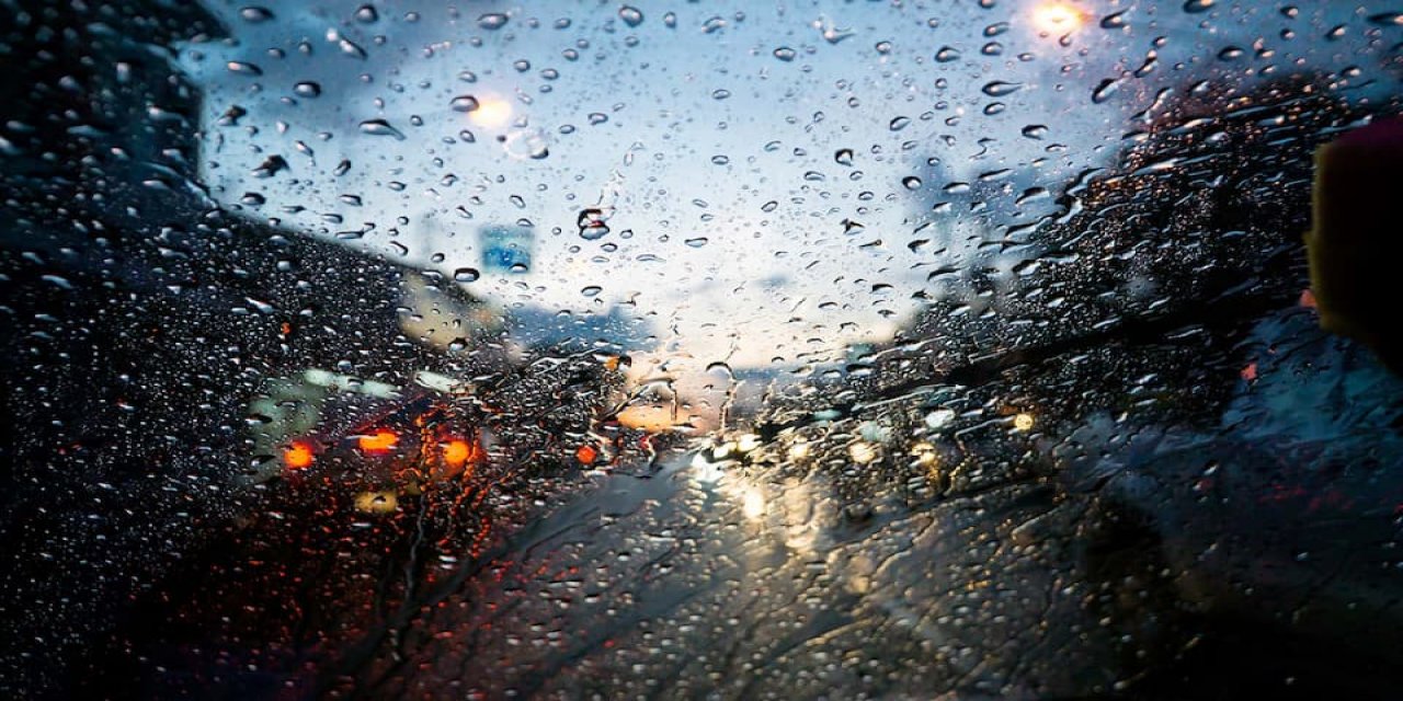 Meteorolojiden bazı bölgeler için kuvvetli yağış ve fırtına uyarısı