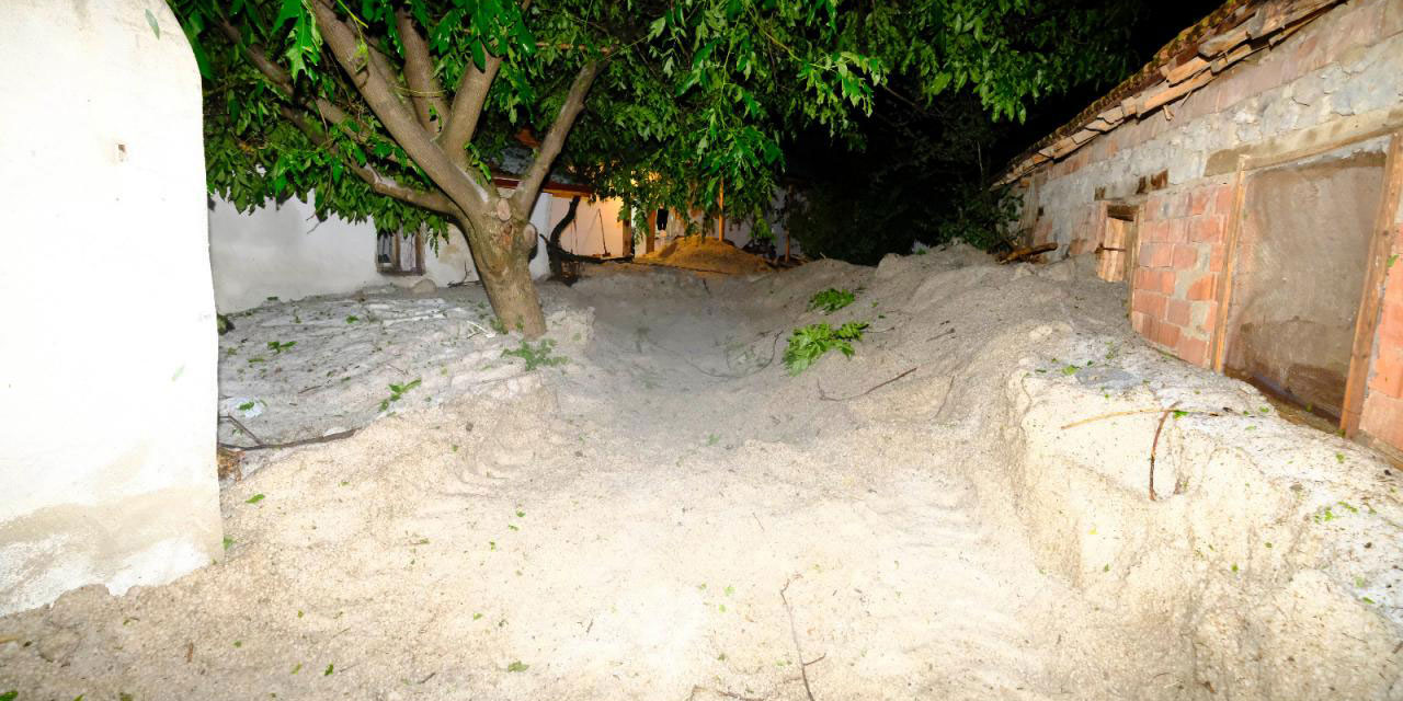 Yozgat'ta dolu yağışı yarım saat sürdü kalınlığı yer yer 1 metreye ulaştı