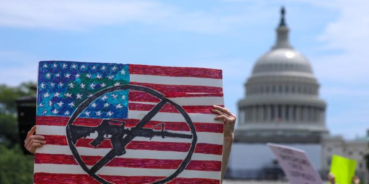 ABD silahtan vazgeçmiyor: Öğretmenler silah eğitimi alacak