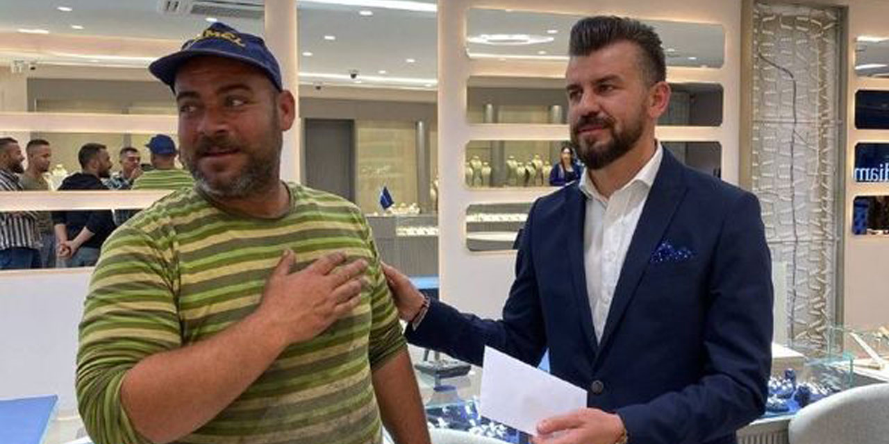 Suriyeli kağıt toplayıcısı 100 bin liralık altını sahibine teslim etti