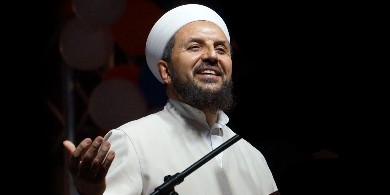 Cuma namazında bir sarhoş ‘Hocaaaam, bundan sonraki şarkı bana gelsin…’ diye bağırdı