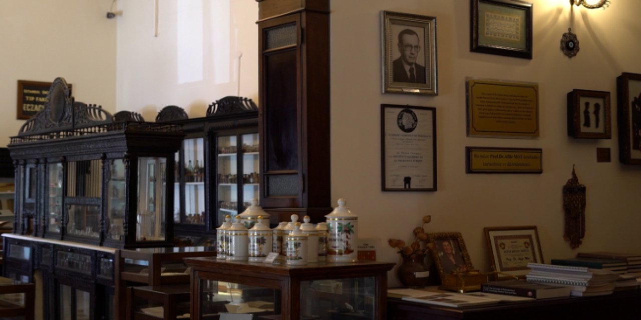 Eczacılık tarihine yolculuk: Türk Eczacılık Tarihi İhtisas Müzesi