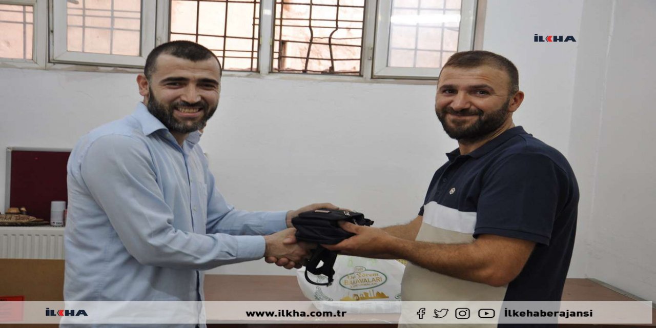 Camide bulduğu para ve ziynet eşyasını sahibine teslim etti