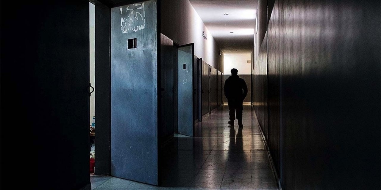 İmam hatiplilere hakaret eden şarkıcı Gülşen tutuklandı