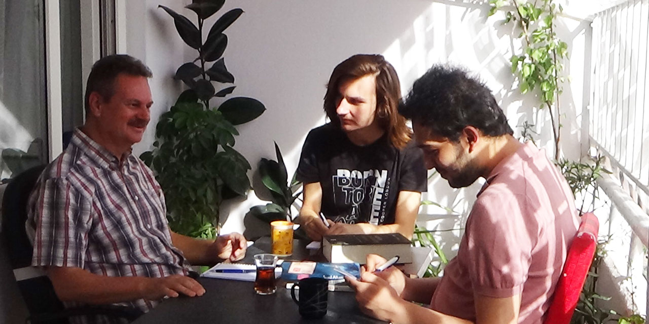 Allah’ın isimlerini kalem, kelime, kitap, kainat üzerinden okuyoruz