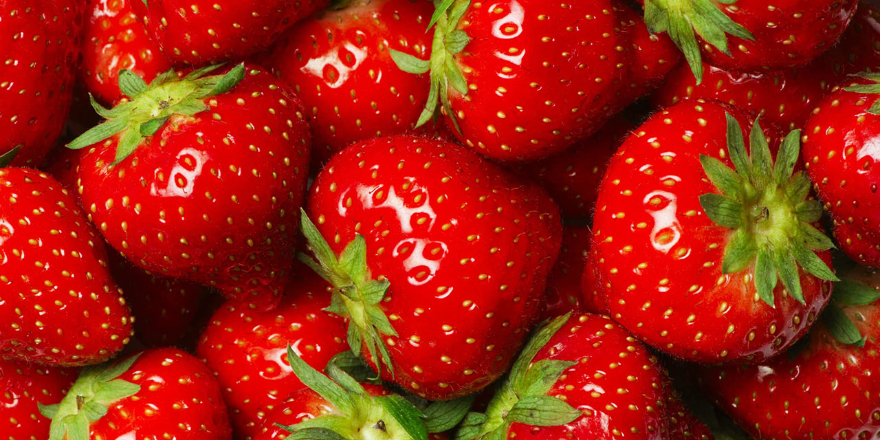 Kainat eczanesinden çilek: Dişleri beyazlatıyor