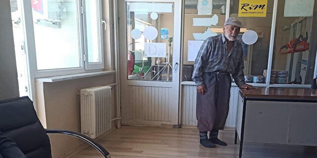 'Yerler kirlenmesin' diye ayakkabılarını çıkartan Rafet amcanın sözleri