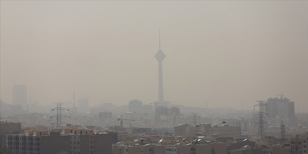 İran'da bazı okullar ve devlet kurumları hava kirliliği nedeniyle tatil edildi