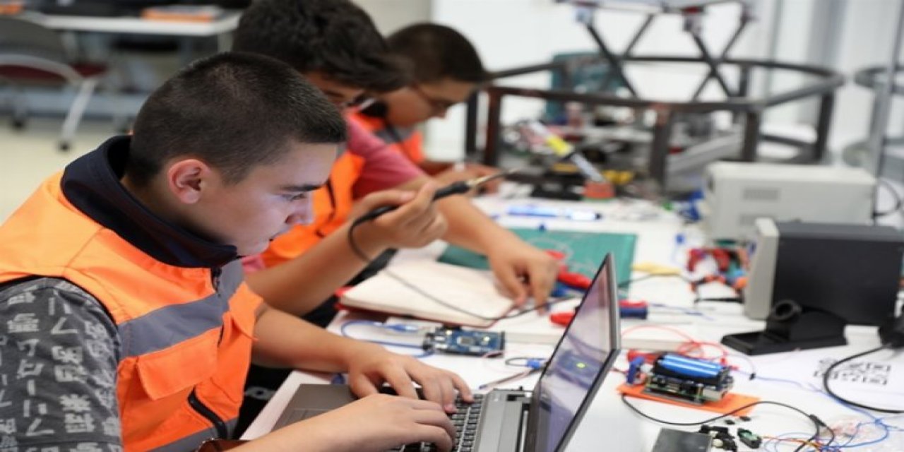 Bursa'daki otomotiv lisesi İngilizce yeterlilikle mühendis adayı yetiştirecek