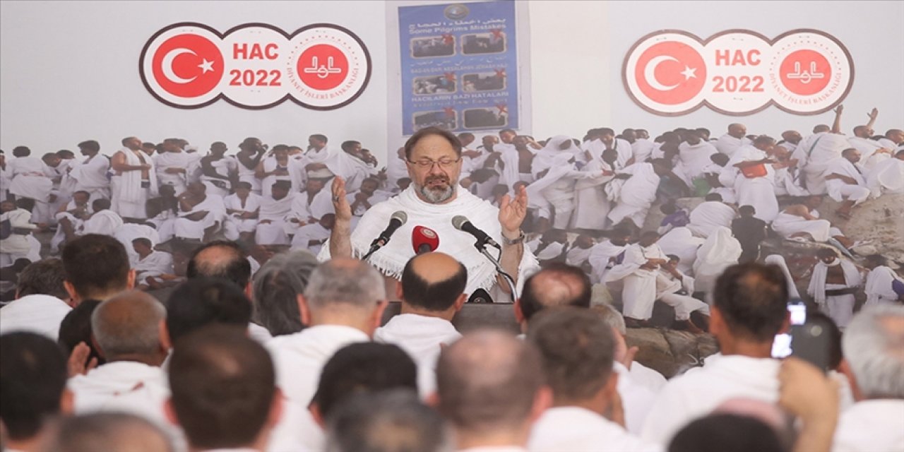 Diyanet İşleri Başkanı Erbaş'ın Arafat'taki vakfe duası
