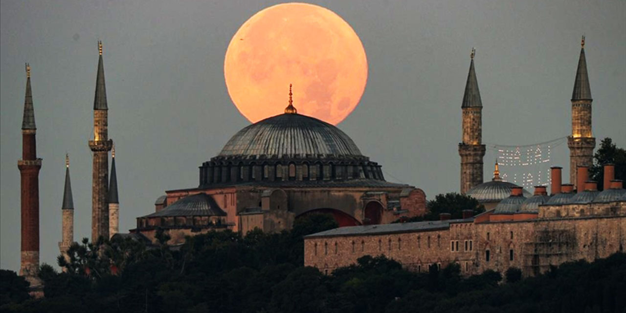 'Cami Ayasofya' sevinci artarak sürüyor: İki yılda 6,5 milyon ziyaret