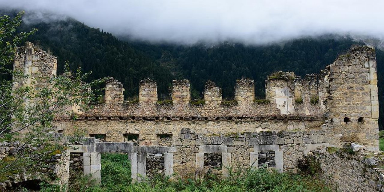 Santa Harabeleri tarihiyle hayranlık uyandırıyor