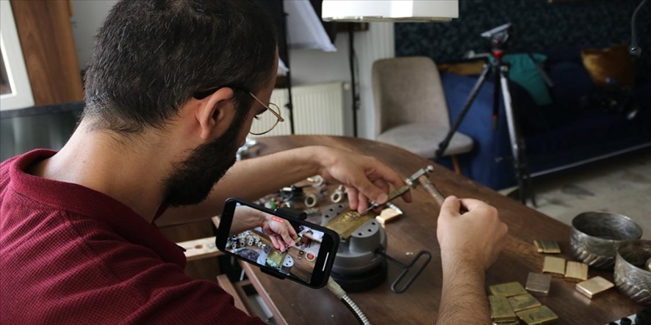 Şanlıurfalı kalemkar ve tombak ustası, sanatının inceliklerini sosyal medyadan öğretiyor