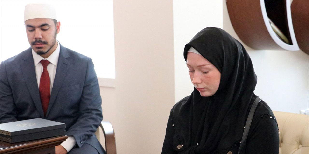 Alman Fabienne Müslüman oldu: Üzerimden büyük bir yük kalktı