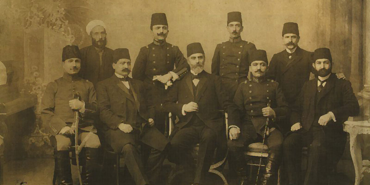 Bediüzzaman: Jön Türkler'in yüzde 10'u çok sefih mason, yüzde 90'ı mu'tekid müslimlerdir