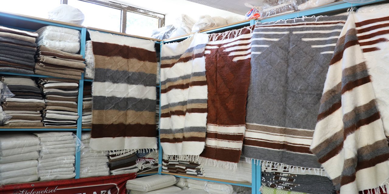 Siirt'te 40 yıllık battaniye dokumacısı 'kültürel miras taşıyıcısı' oldu