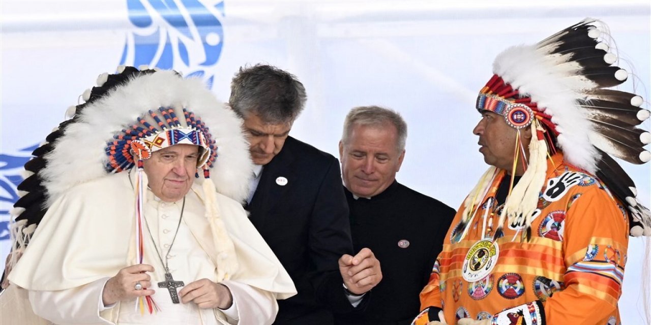 Papa, Kanada'da kilise okullarındaki istismarlar nedeniyle özür diledi