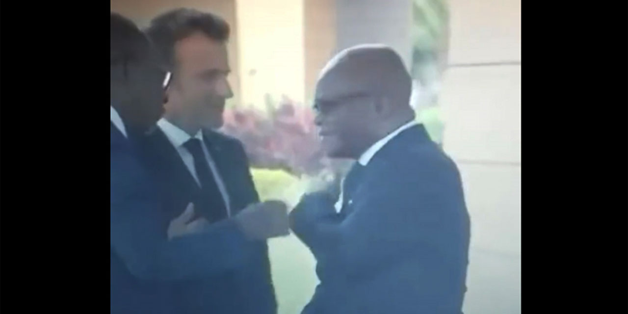 Beninli Bakan'ın Macron'un dokunduğu omuzunu temizlemesi gündem oldu
