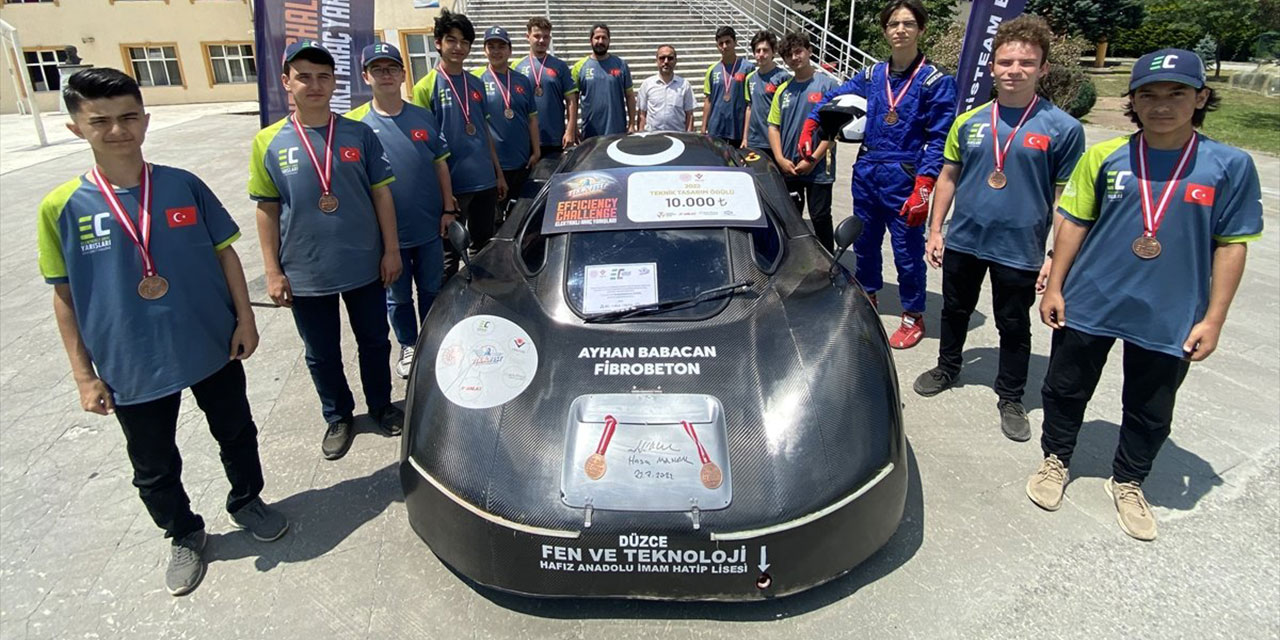 İmam hatip lisesi öğrencileri elektrikli araç yaptı, ödül aldı