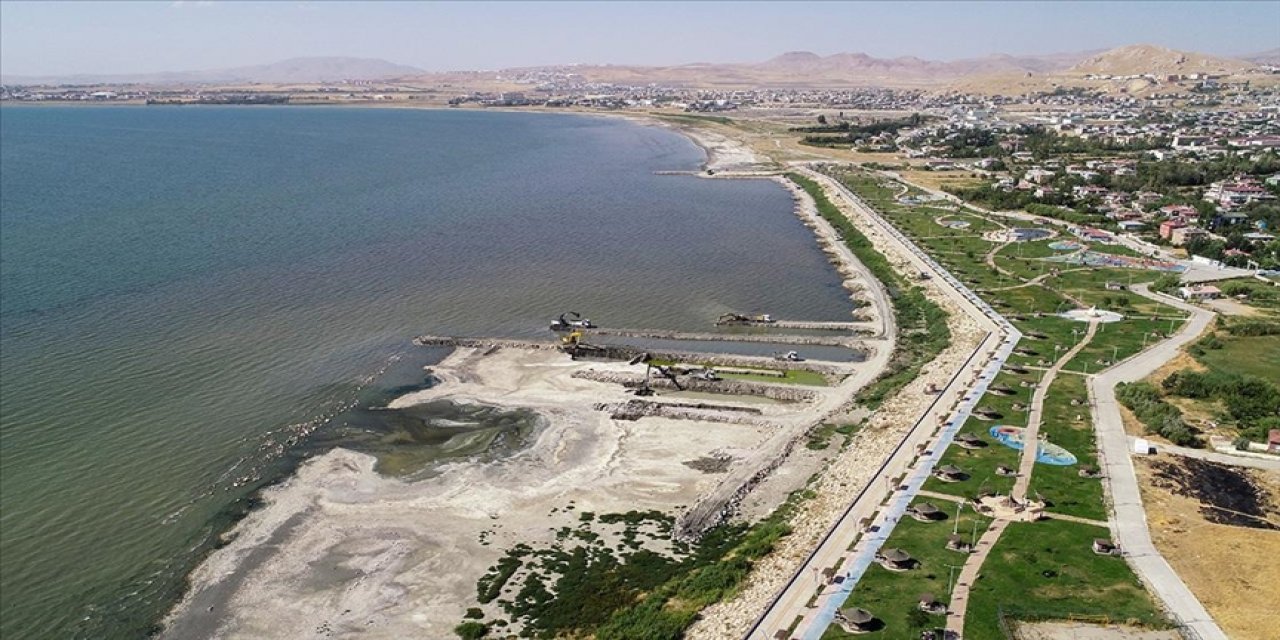 'Doğal sit alanı' ilan edilen Van Gölü artık daha iyi korunacak