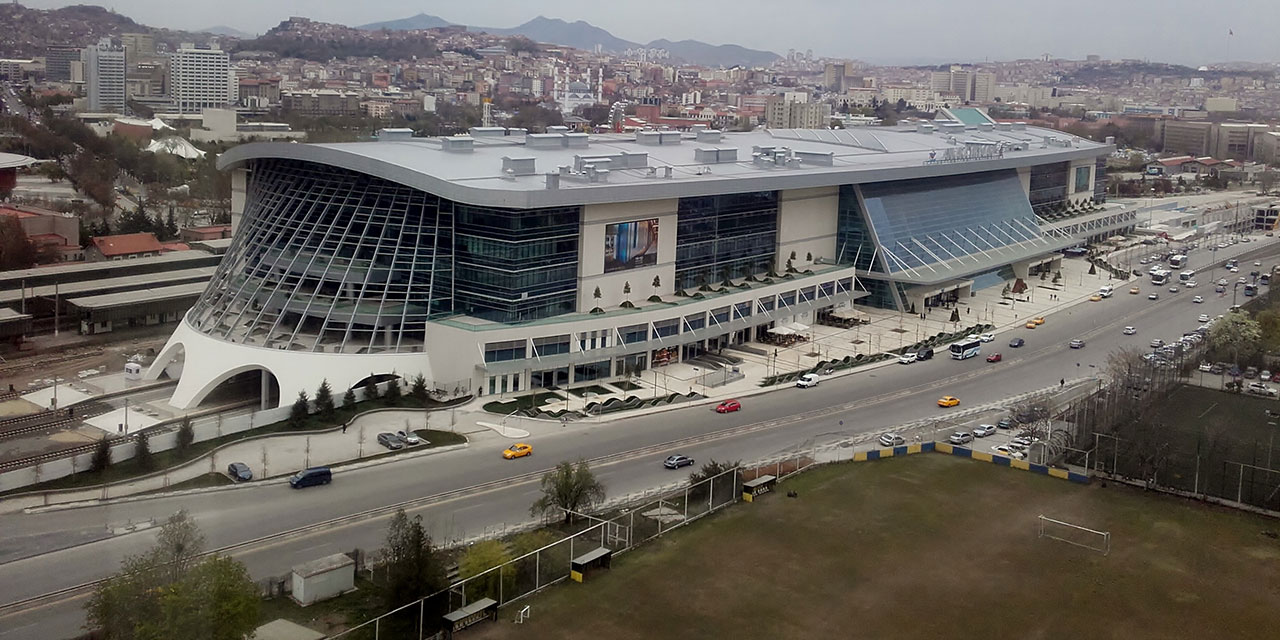YHT Garı'nda kütüphane açıldı