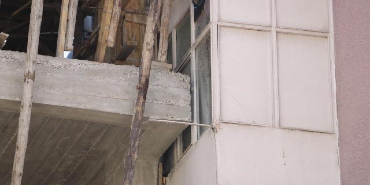 48 yıllık binanın pencereleri yükselen inşaatla yok oldu