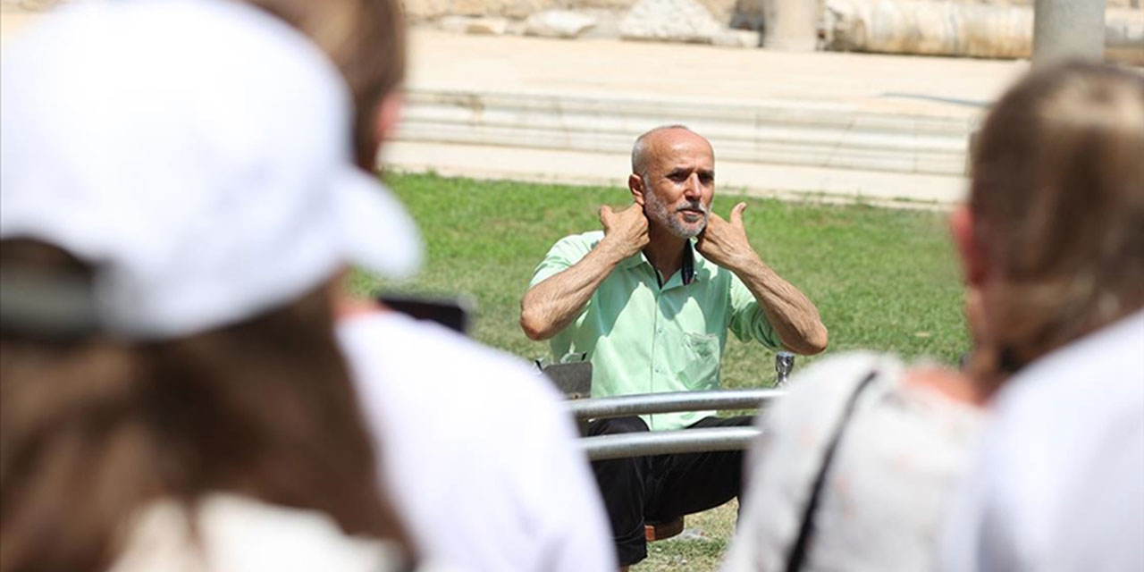 İslam'ı en güzel şekilde tebliğ eden imam 25 dilde hitap ediyor