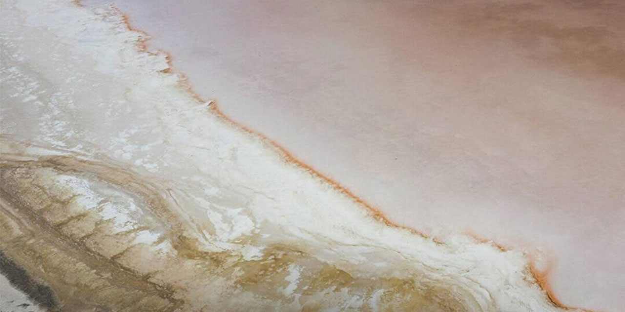 Tuz Gölü pembe renge büründü