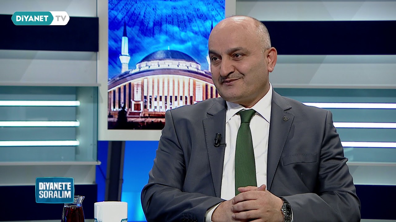 Din işleri Yüksek Kurulu üyesi kadınları uyardı: Öyle giyinmek dini kuralların ihlalidir