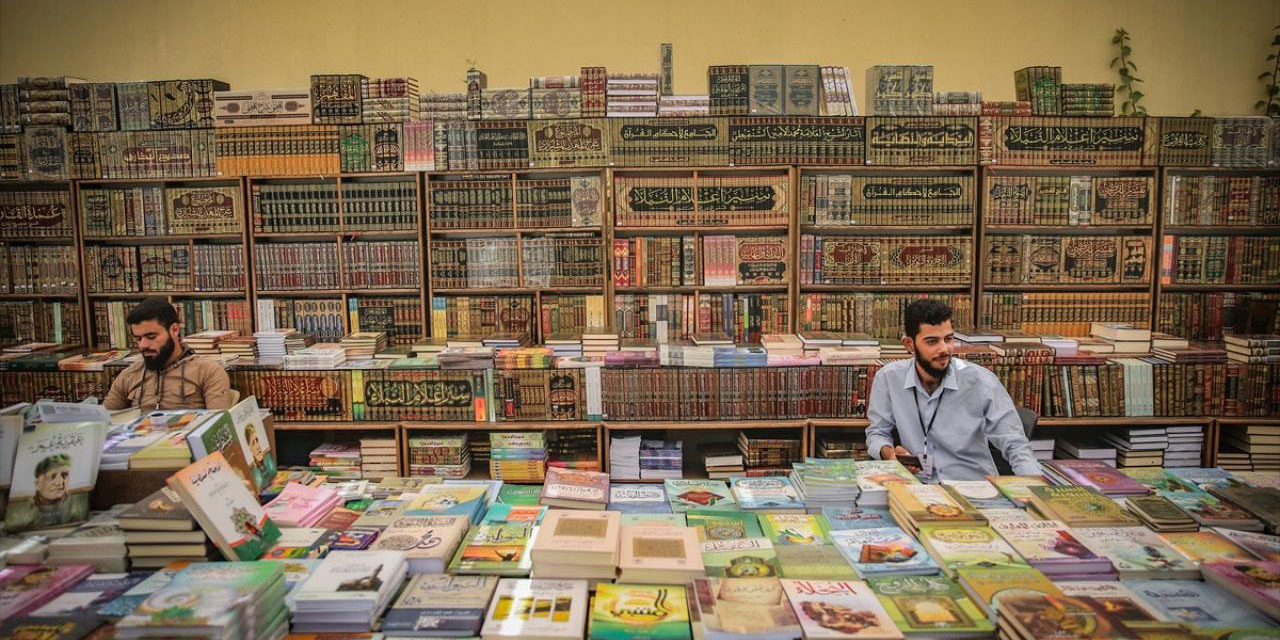 İdlib'de 40 bin eserin sergilendiği kitap fuarı açıldı