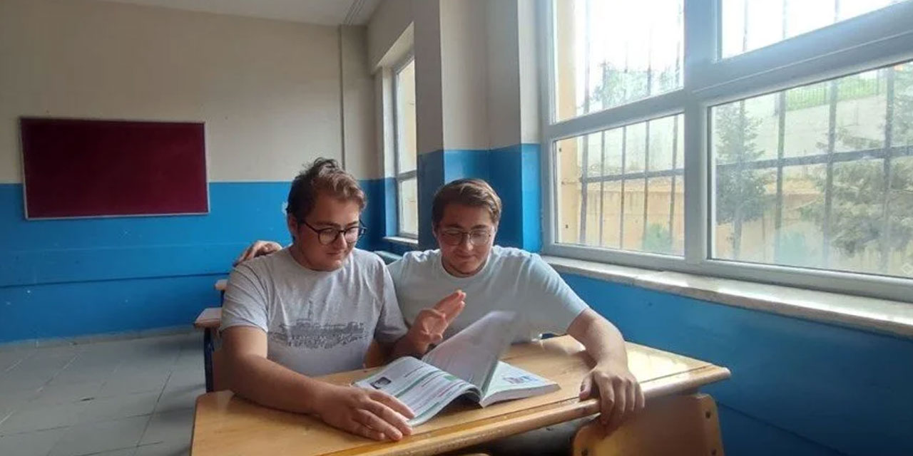 Tek yumurta ikizleri YKS'den aynı puanı alıp aynı üniversiteye yerleşti