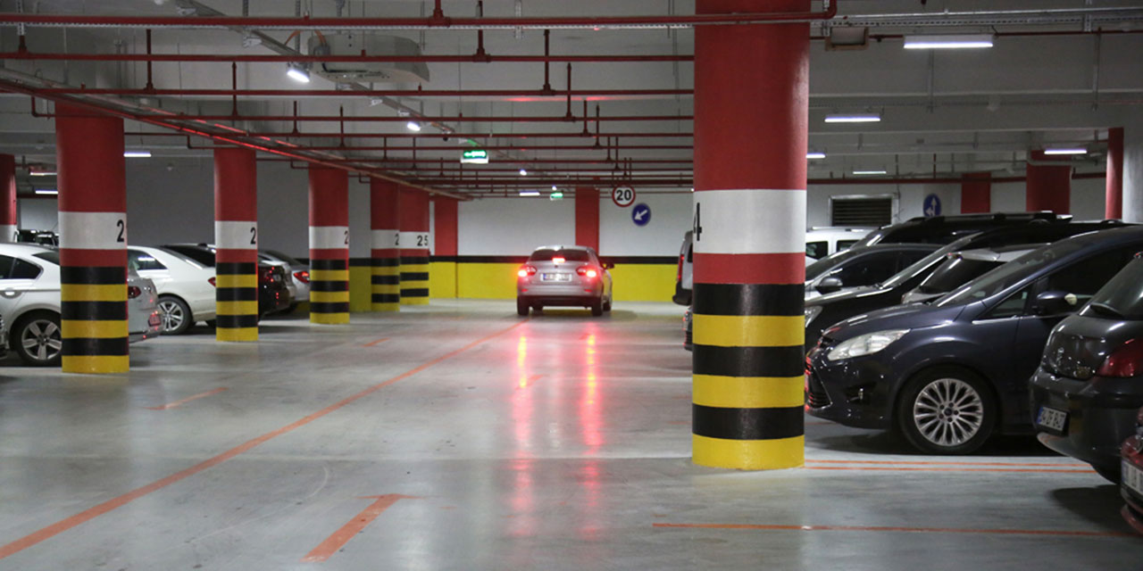 AVM'lerde otopark ücreti tartışması: 3 saat ücretsiz