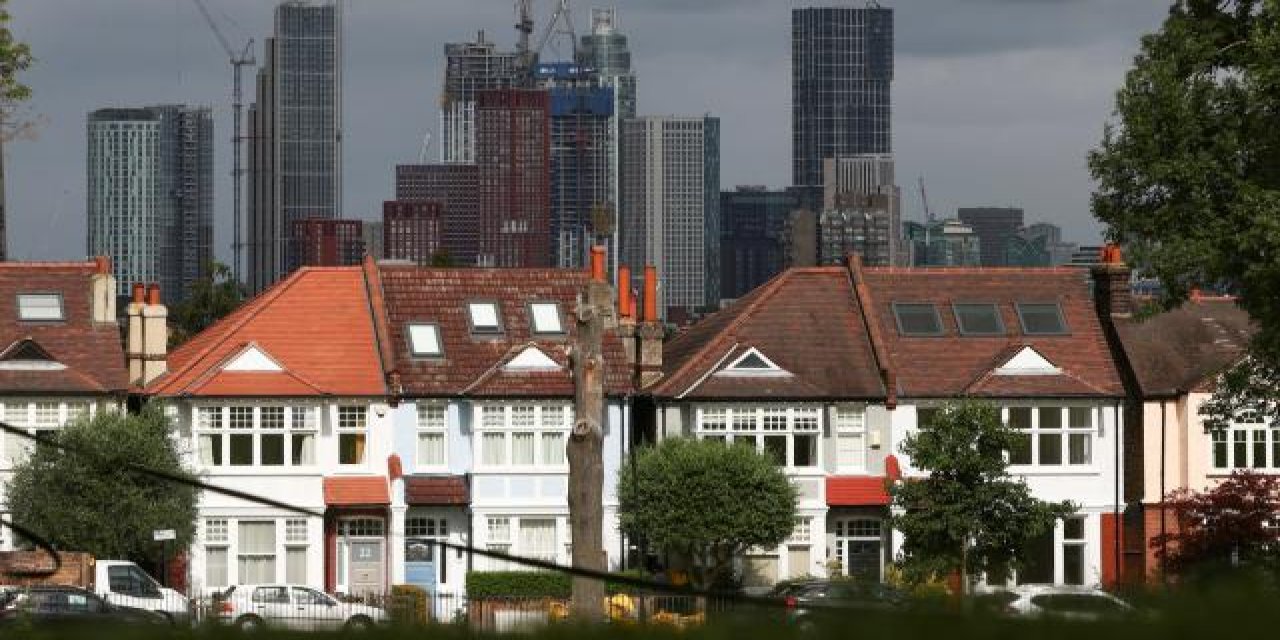 İngiltere'de konut fiyatları ağustosta yıllık yüzde 10 arttı
