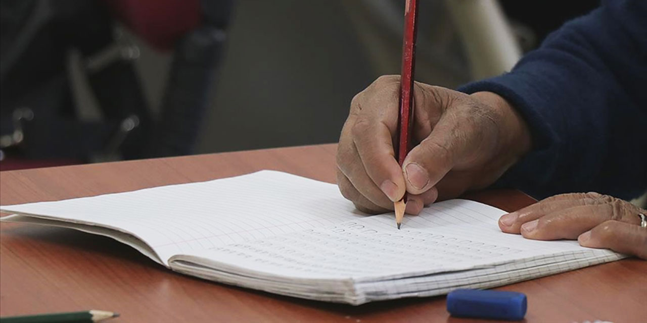 Dünya genelinde 771 milyon kişi okuma yazma bilmiyor