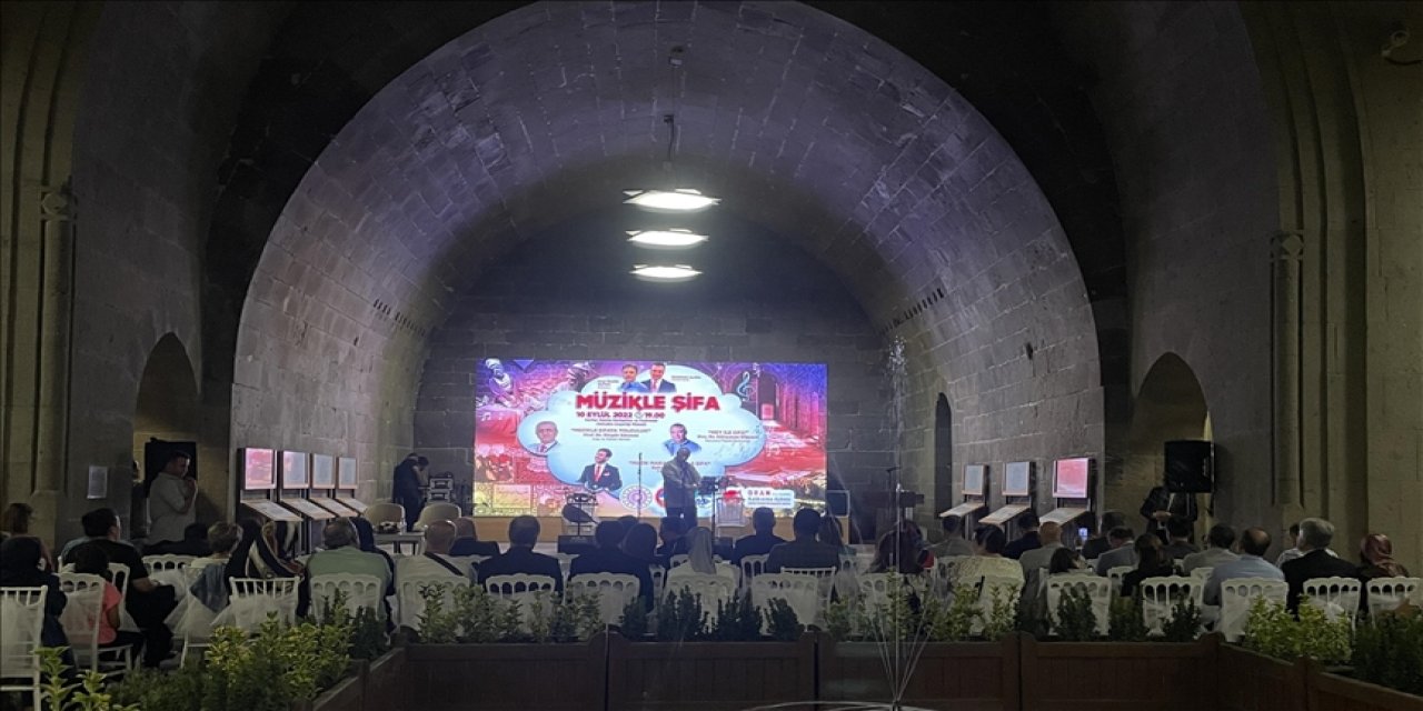 Geçmişte müzikle şifa dağıtan medresede "Müzikle Şifaya Yolculuk" programı yapıldı