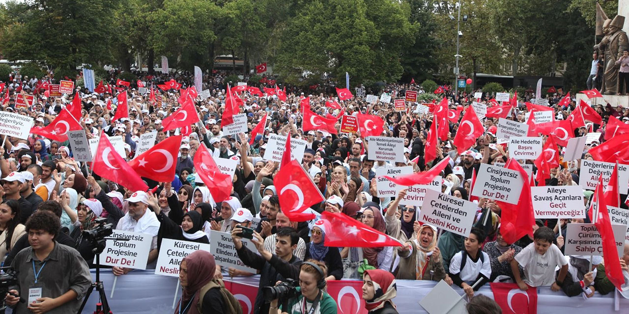 LGBT karşıtı protestolar her bölgeye yayılacak