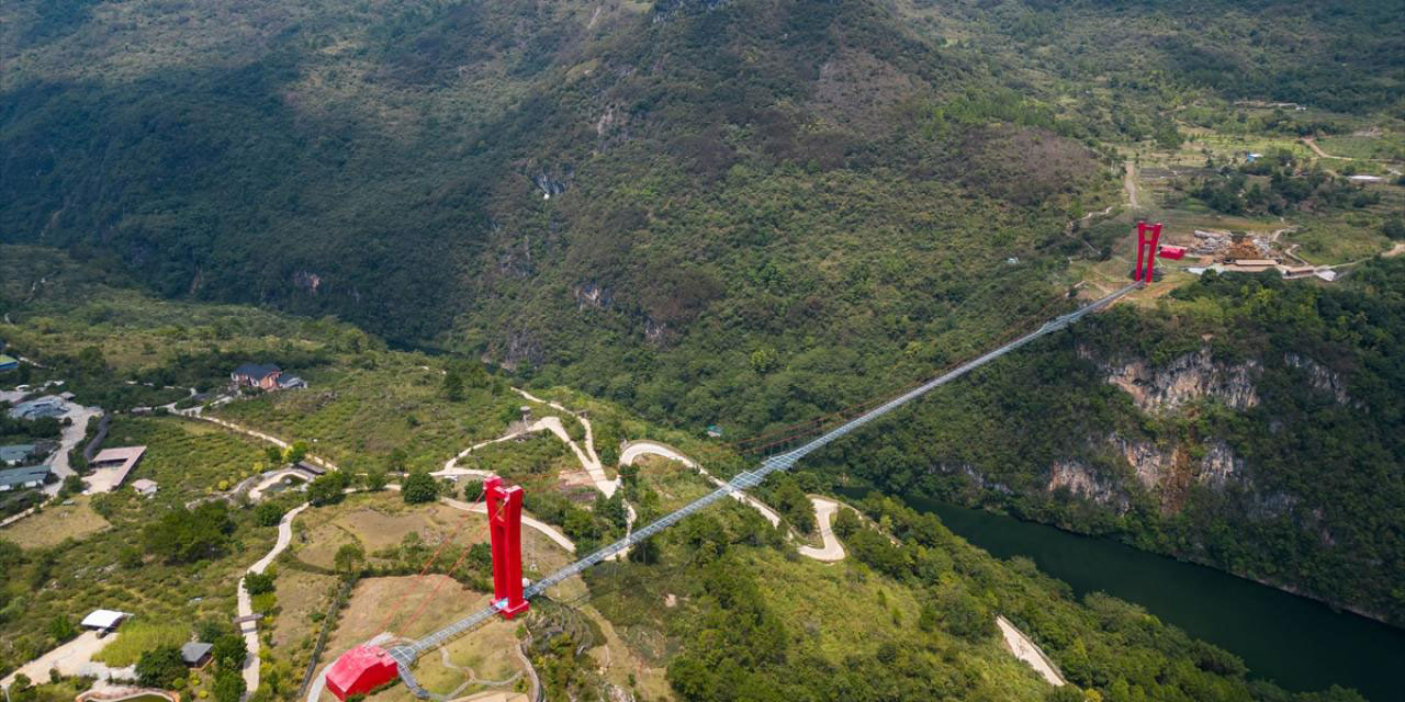 Cam köprü havadan görüntülendi