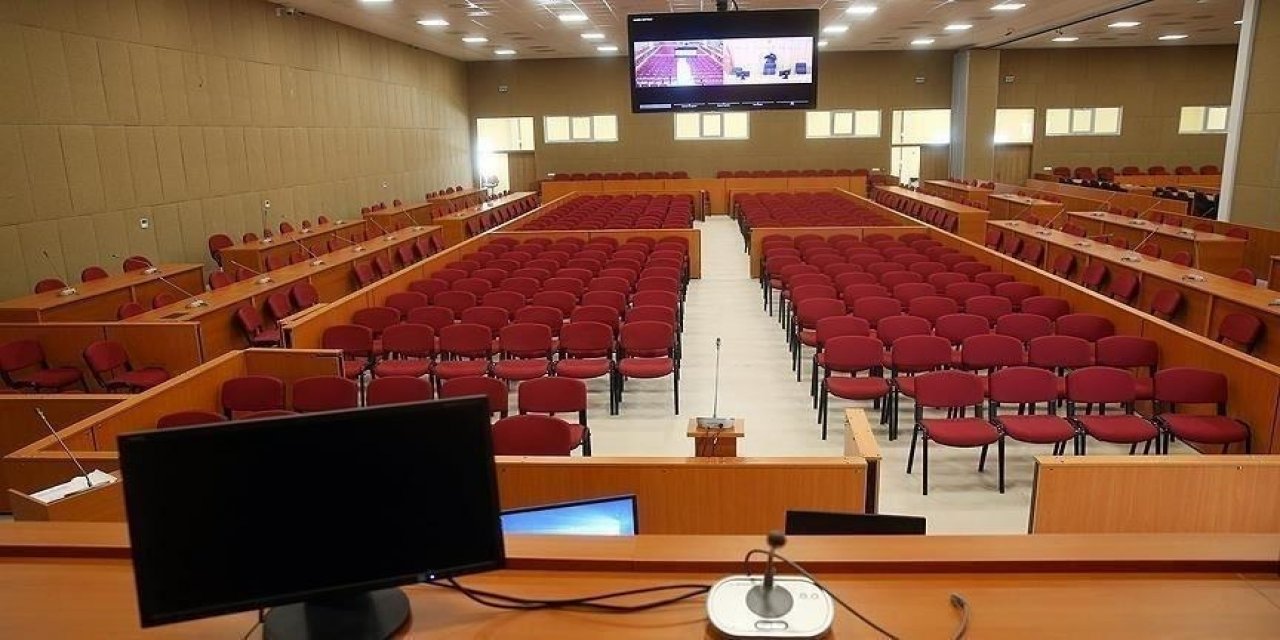 Emsal karar: Aynı anda iki işyerinde çalışmaya vize çıktı