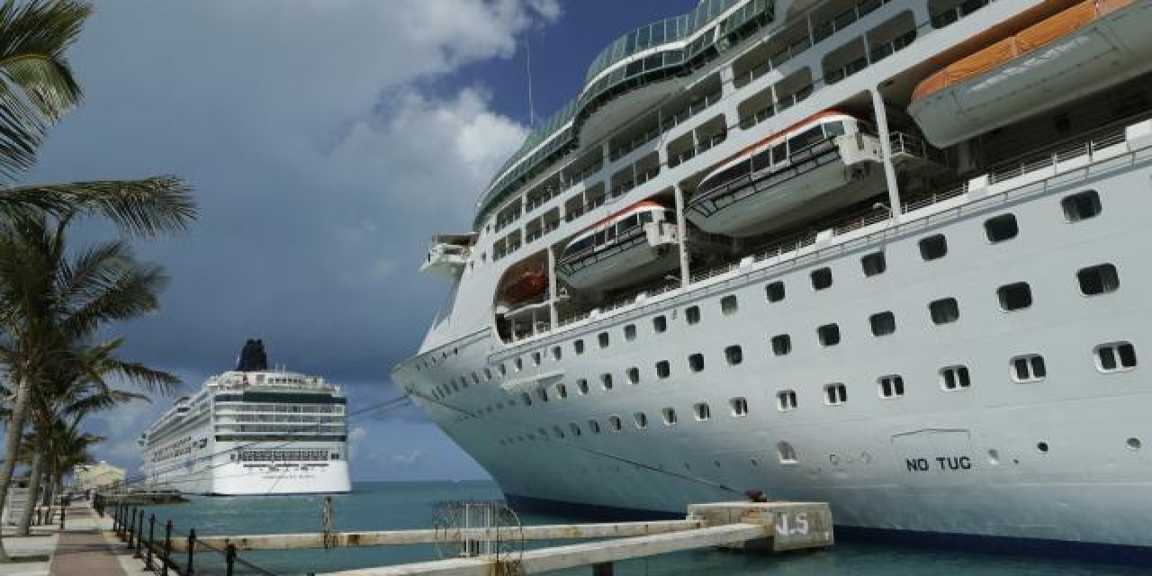 New York'tan yasa dışı göçmenleri kruvaziyerde barındırma planı