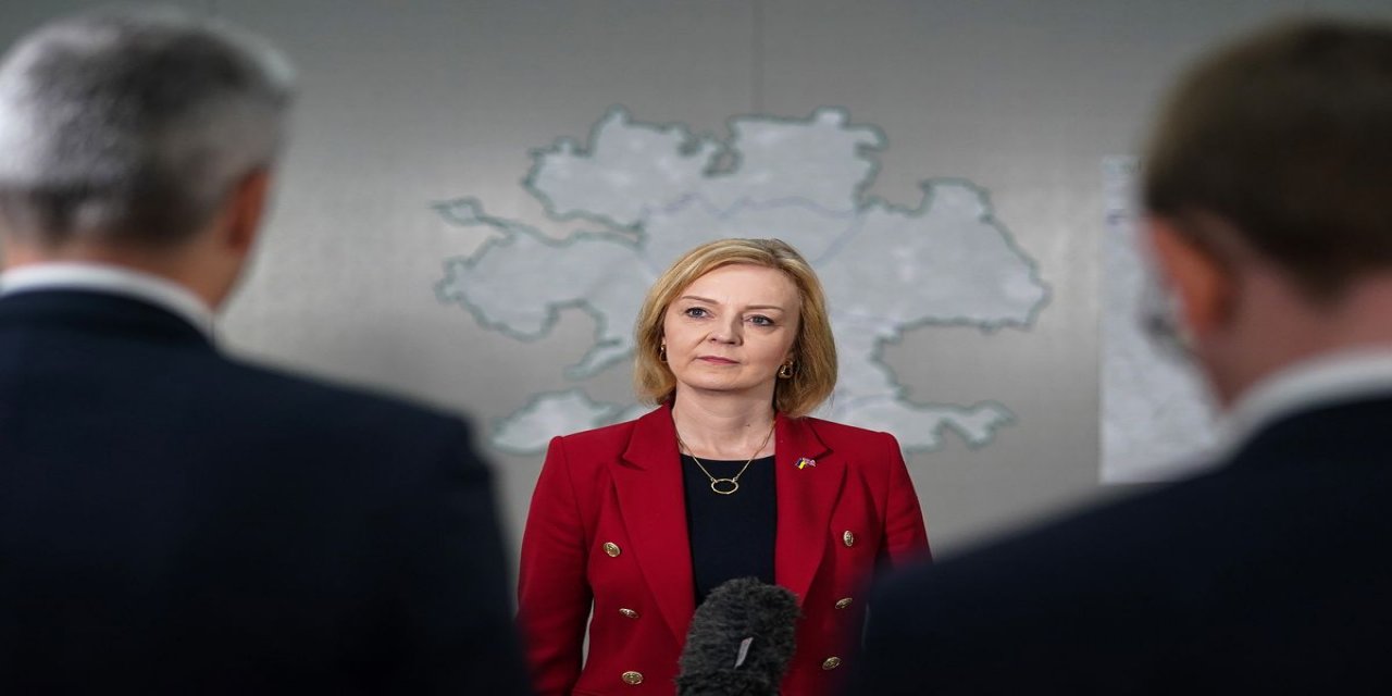 'Siyonistim, İsrail'in destekçisiyim' diyen İngiliz başbakan istifa etti