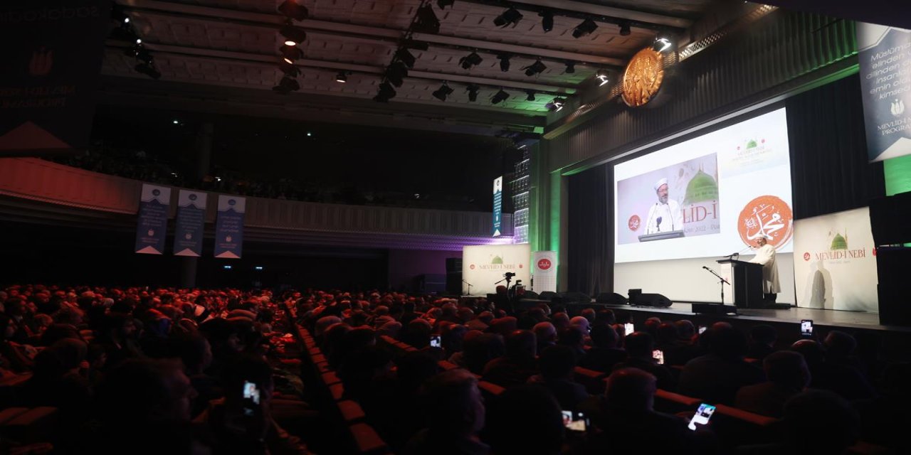 Paris'te Mevlid-i Nebi programı